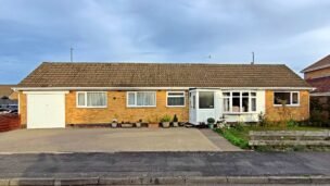 Saltersgate Drive, Birstall, LE4